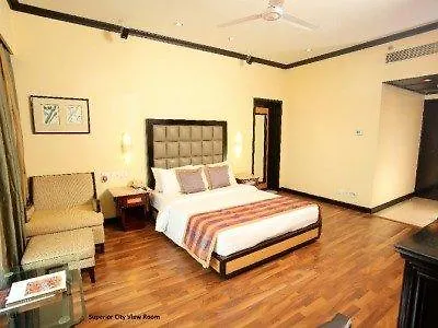 Vivanta Ernakulam, Marine Drive Kochi 5*,