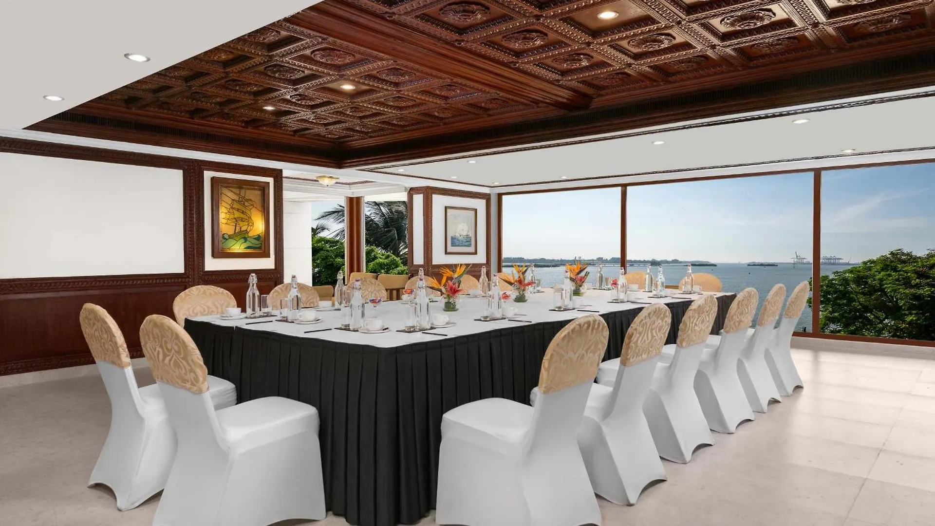 Hotel Vivanta Ernakulam, Marine Drive Kochi