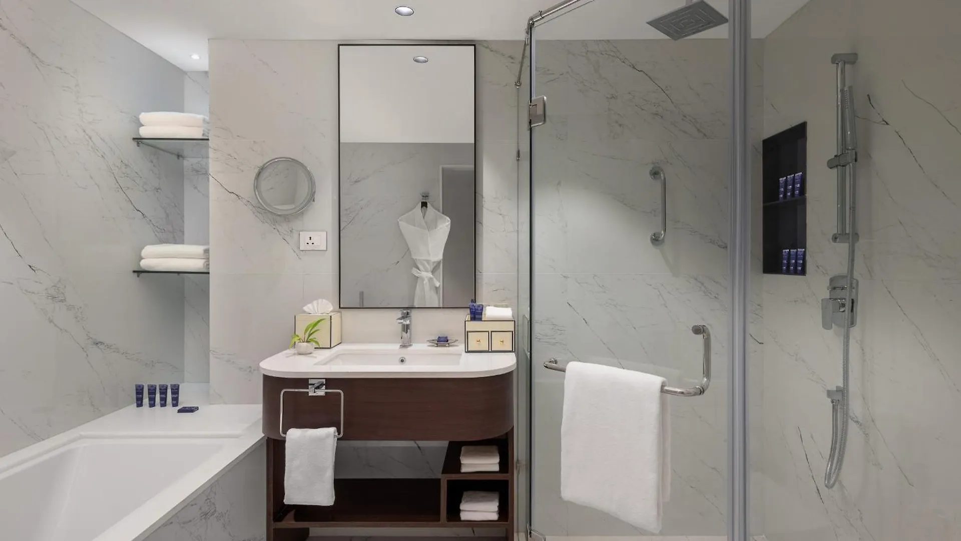 Vivanta Ernakulam, Marine Drive Kochi 5*,