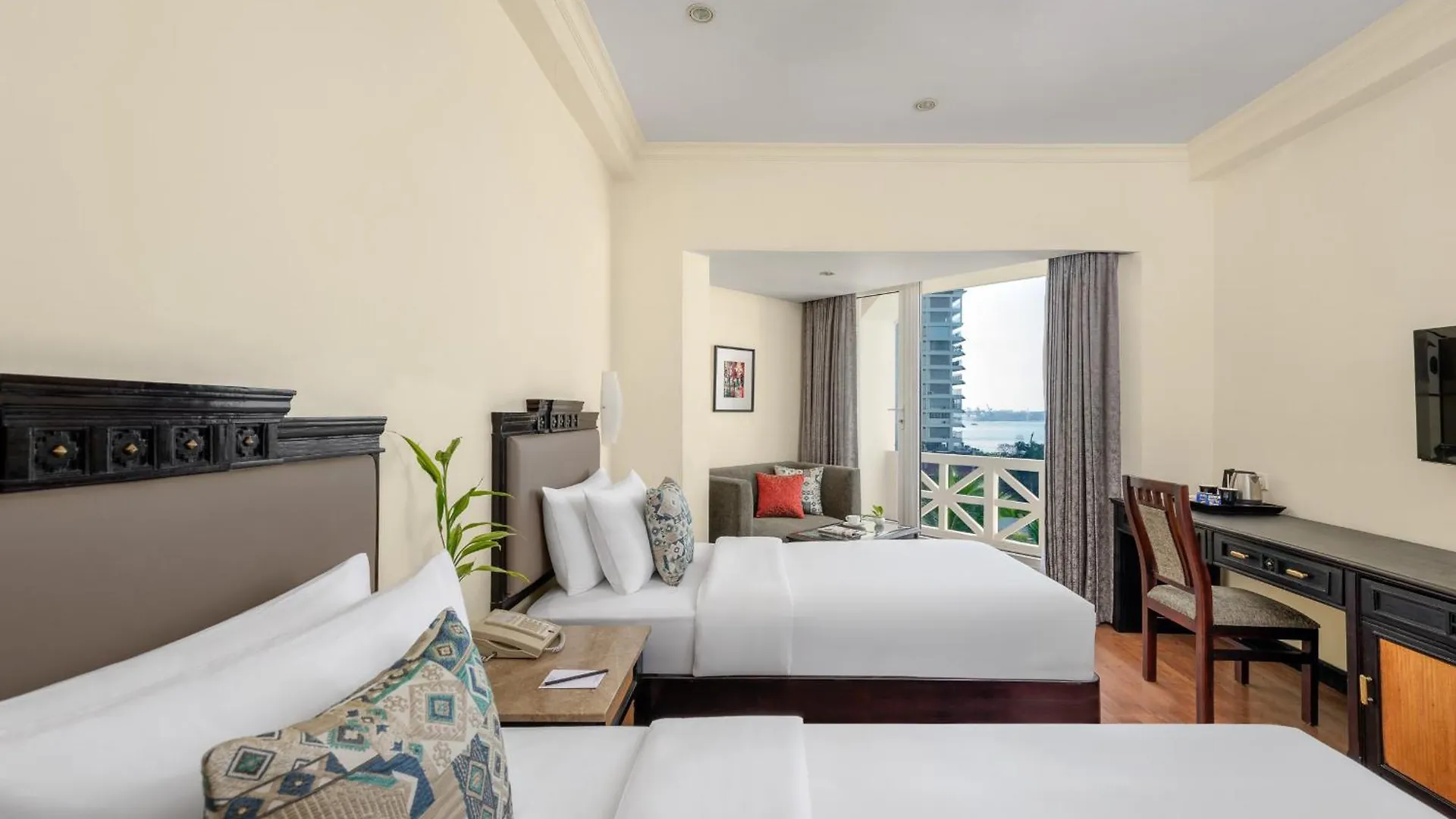Vivanta Ernakulam, Marine Drive Kochi
