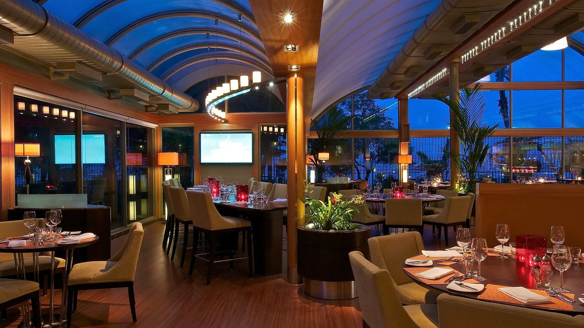 Vivanta Ernakulam, Marine Drive Kochi 5*,