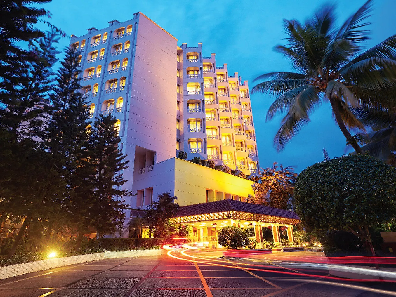 Vivanta Ernakulam, Marine Drive Kochi 5*,