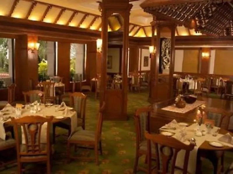 Hotel Vivanta Ernakulam, Marine Drive Kochi