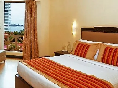 Vivanta Ernakulam, Marine Drive Kochi Hotel