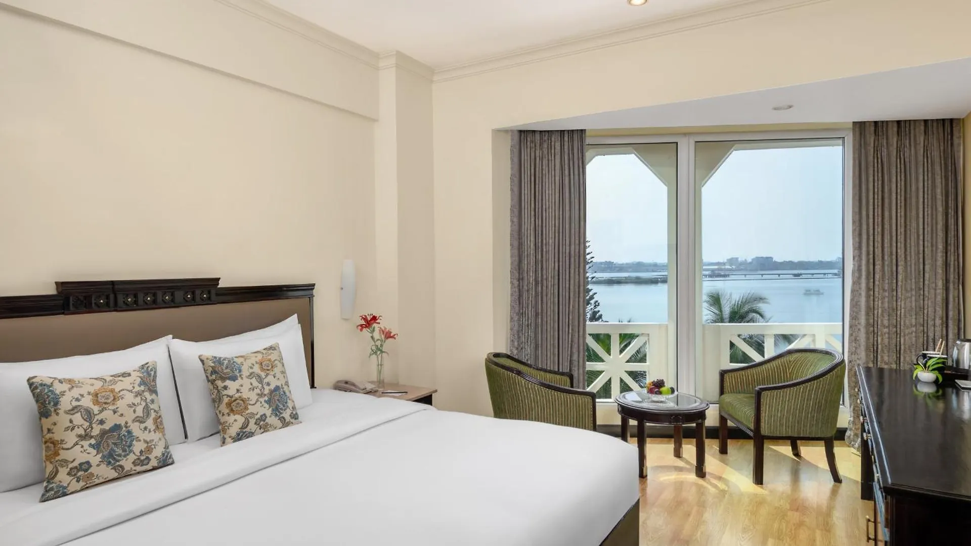 Vivanta Ernakulam, Marine Drive Kochi Hotel