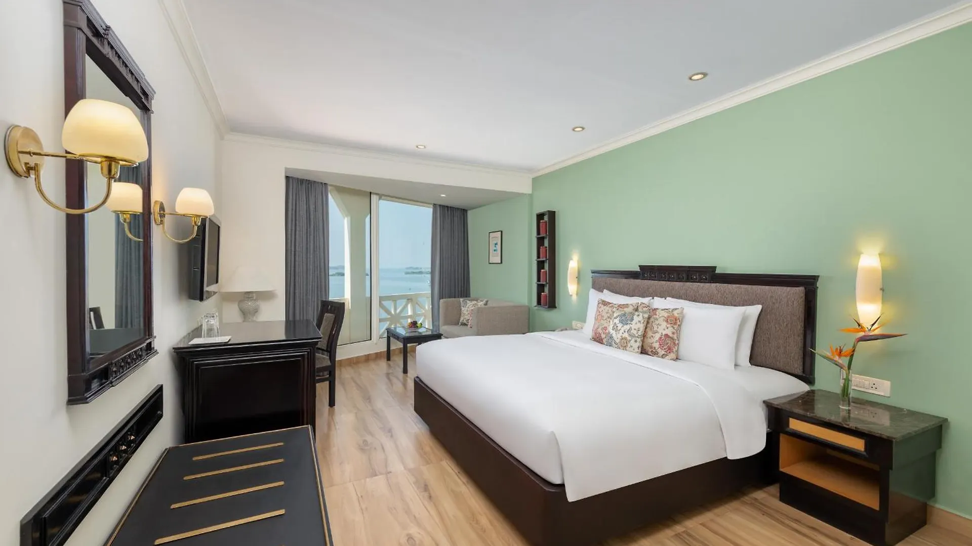 Vivanta Ernakulam, Marine Drive Kochi 5*,  India