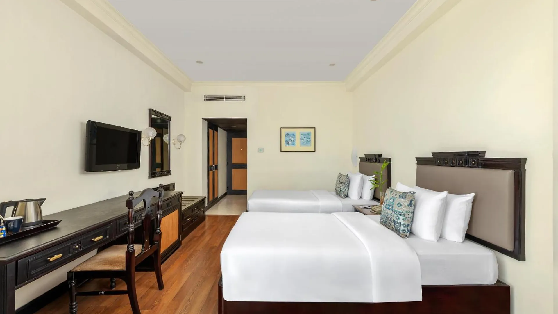 Vivanta Ernakulam, Marine Drive Kochi Hotel