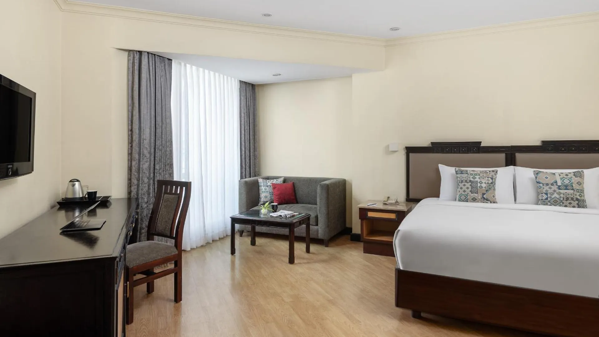 Vivanta Ernakulam, Marine Drive Kochi