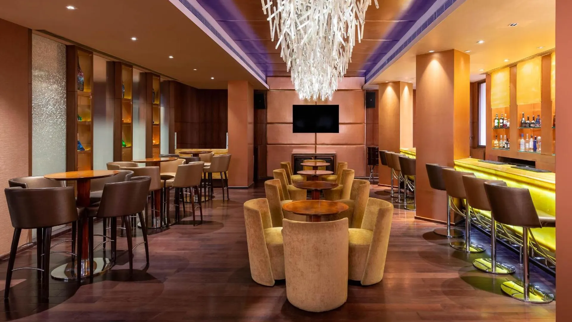 Hotel Vivanta Ernakulam, Marine Drive Kochi