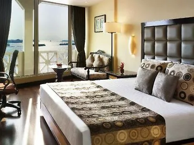 ***** Hotel Vivanta Ernakulam, Marine Drive Kochi India